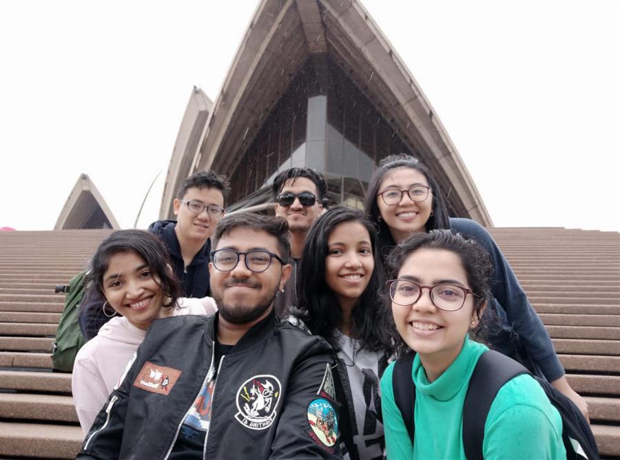 Murdoch Dubai students posing out front of the Sydney Opera House