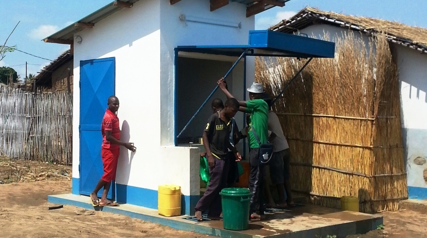 A water kiosk in the Mozambique town of Ribáuè
