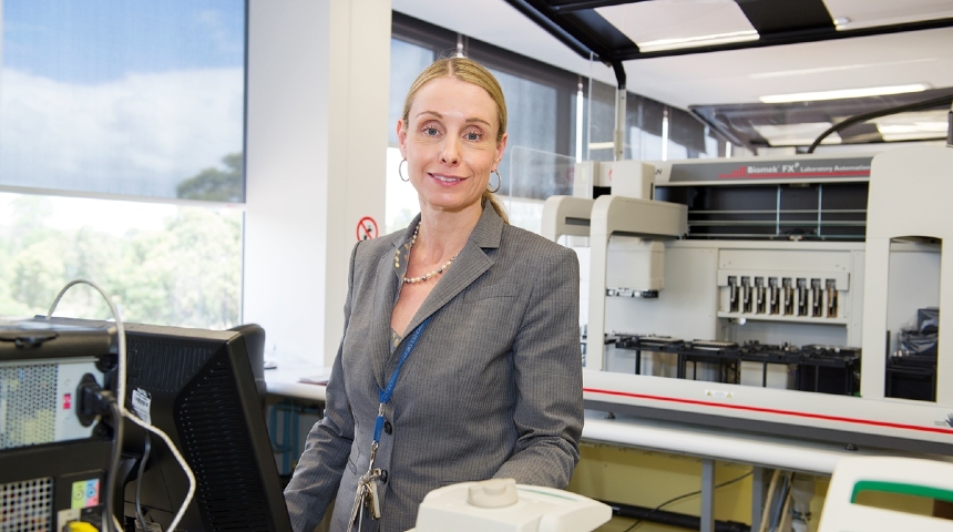 Professor Elizabeth Phillips in the genomics laboratory